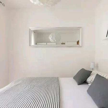 Lägenhet Around You Split